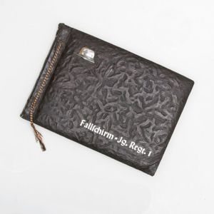 CHA6 Sensational photo album from a member of Fallschirmjäger Regiment …