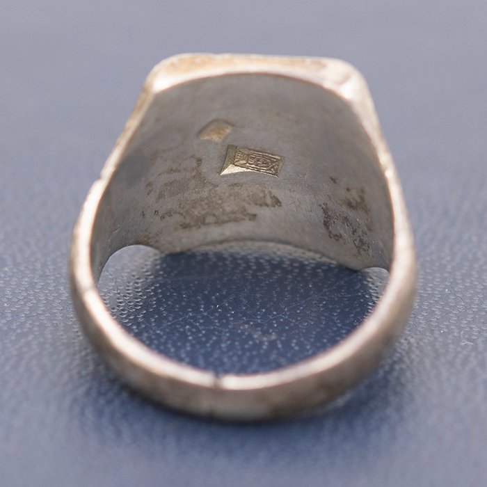 JDC5 Set of theatre made finger ring, photo album and maps pertaining to a Heer member of the DAK — image 12