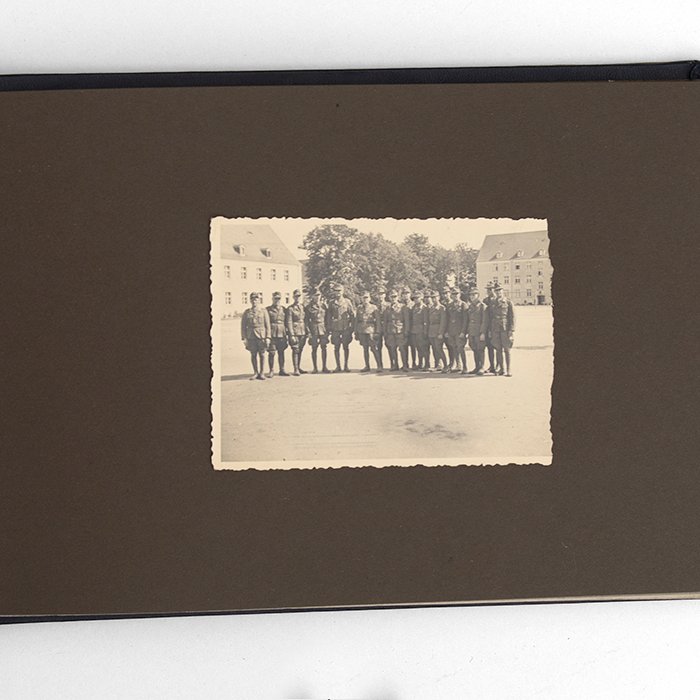 JDC5 Set of theatre made finger ring, photo album and maps pertaining to a Heer member of the DAK — image 16