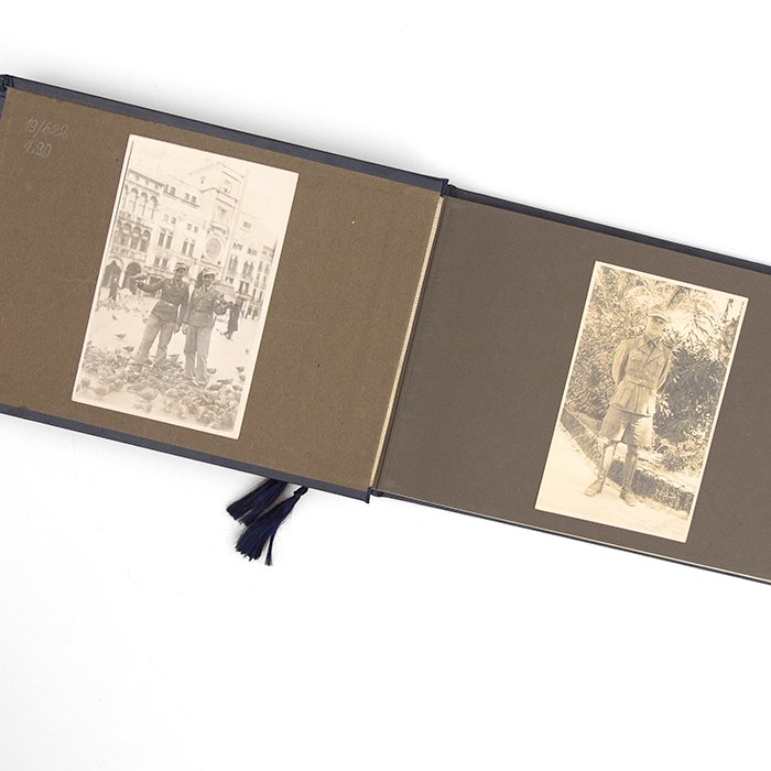 JDC5 Set of theatre made finger ring, photo album and maps pertaining to a Heer member of the DAK — image 3