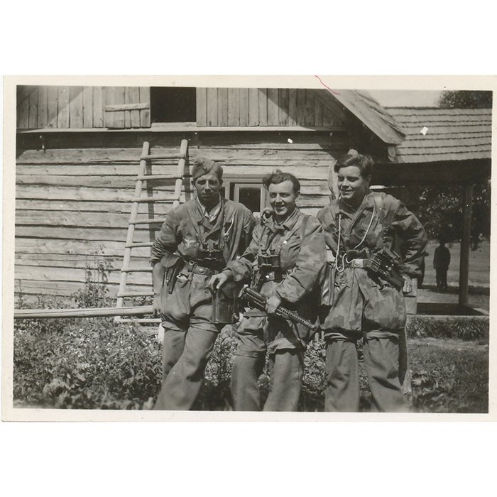 AHJ81 Mini Luftwaffe Fallschirmjäger pocket photo album — image 11