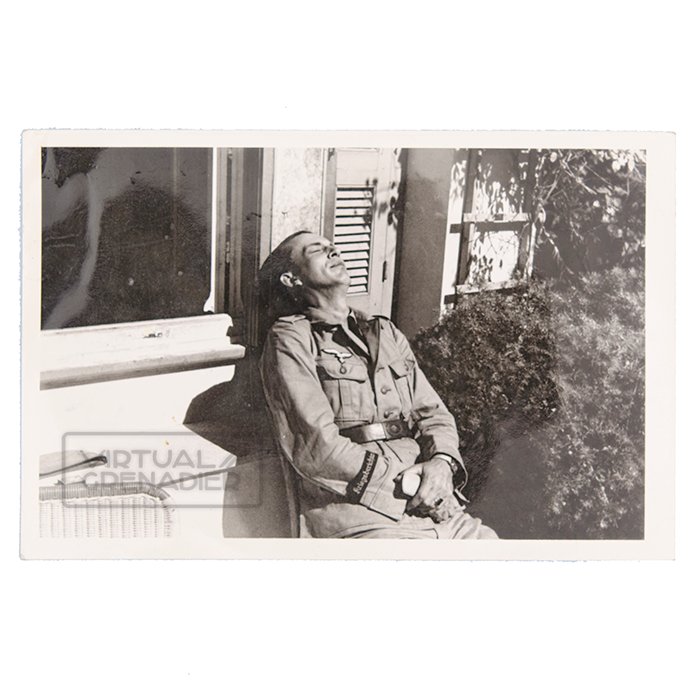 AHJ72 Set of eleven original photos depicting a Luftwaffe Kriegsberichter in North Africa — image 3