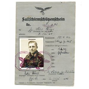 DAM18 Fallschirmschützenschein to a Jäger killed in Russia