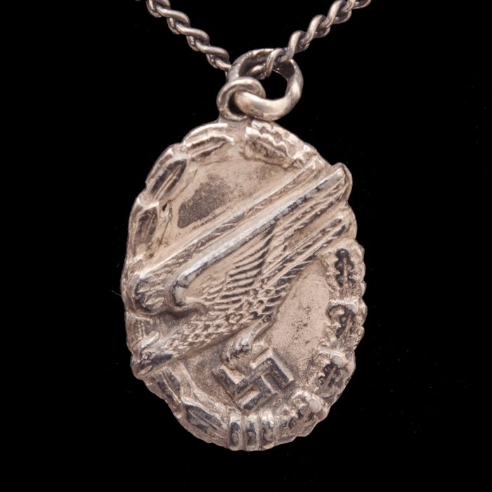 MAA42 Interesting group including FJ-Treukette to a senior Luftwaffe Fallschirmjäger NCO — image 13