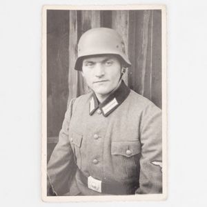 WAC31 Photo postcard of EM from 4. SS-Polizei-Division