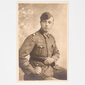 SPA28 Photo portrait of Heer Großdeutschland Infanterie Gefreiter
