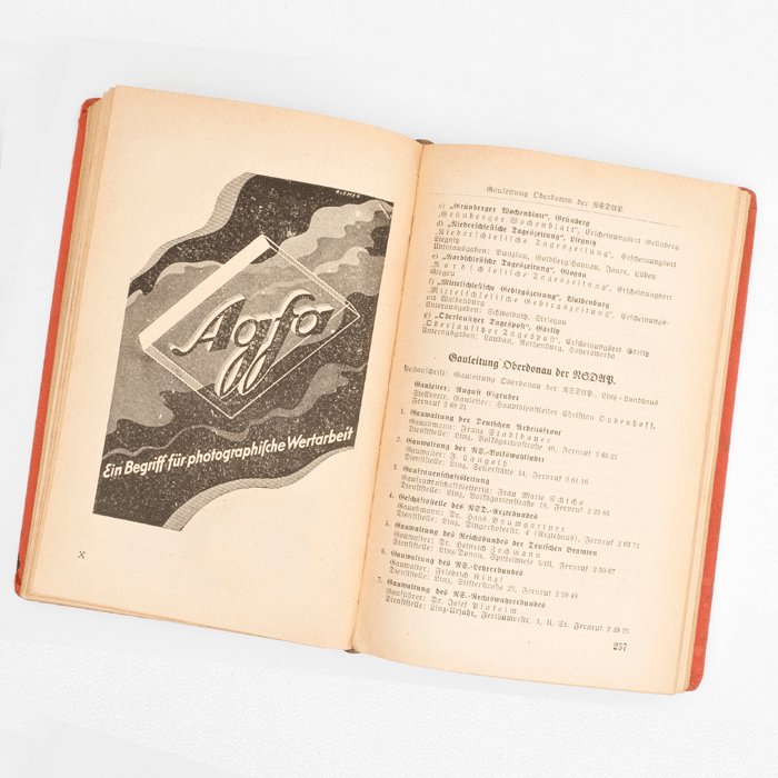 WAC1 Nationalsozialistisches Jahrbuch 1942 — image 9