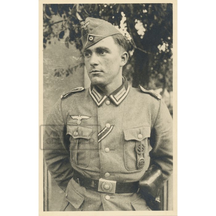 TAP8 Compelling set for a Heer Infanterie Oberleutnant recipient of German Cross in Gold and Panzervernichtungsabzeichen that saw service on East (Stalingrad), West and Italian fronts — image 15