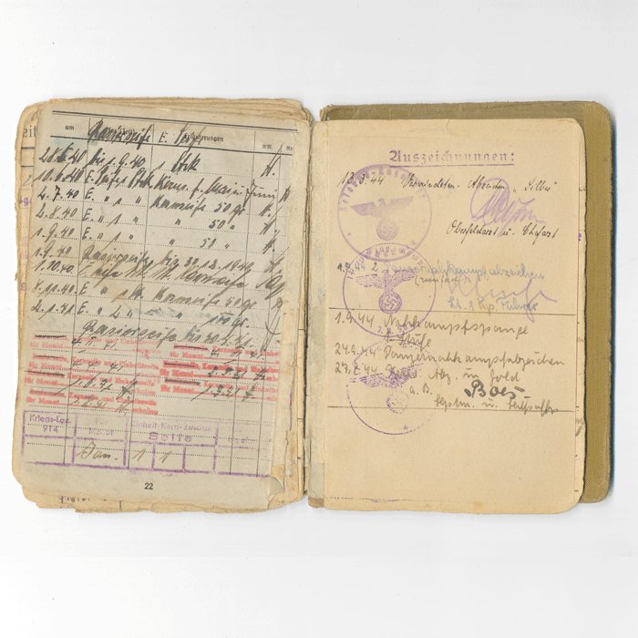 TAP3 Large set including Soldbuch, award documents, original front photos and battle damaged Erkennungsmarke for Heer Panzerjäger Oberfeldwebel — image 15