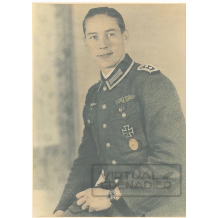 TAP3 Large set including Soldbuch, award documents, original front photos and battle damaged Erkennungsmarke for Heer Panzerjäger Oberfeldwebel — image 16