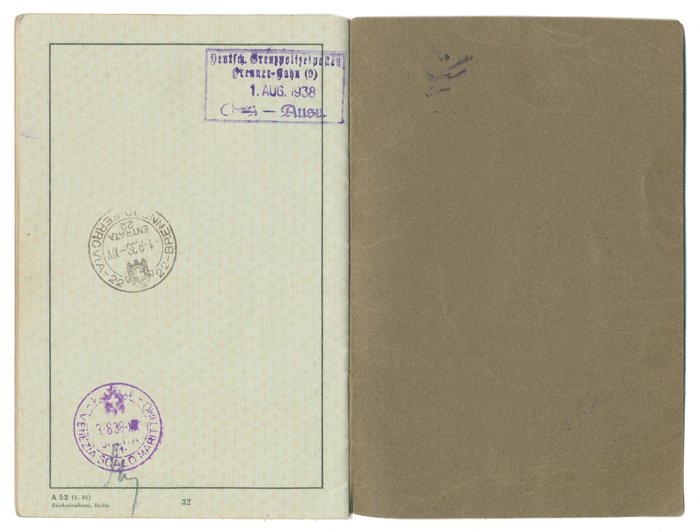 DJA3 Reisepass for a German national — image 7