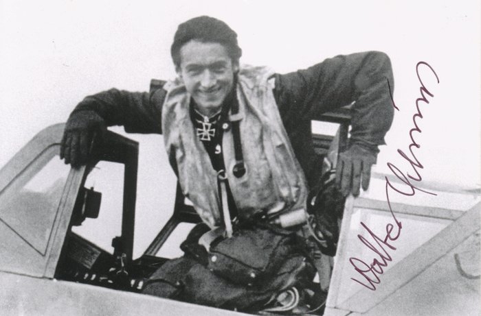 Original telegram notifying Oberfeldwebel Schuck of the award of the Oakleaves to the Knights Cross — image 4