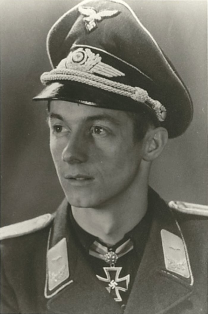 Original telegram notifying Oberfeldwebel Schuck of the award of the Oakleaves to the Knights Cross — image 5