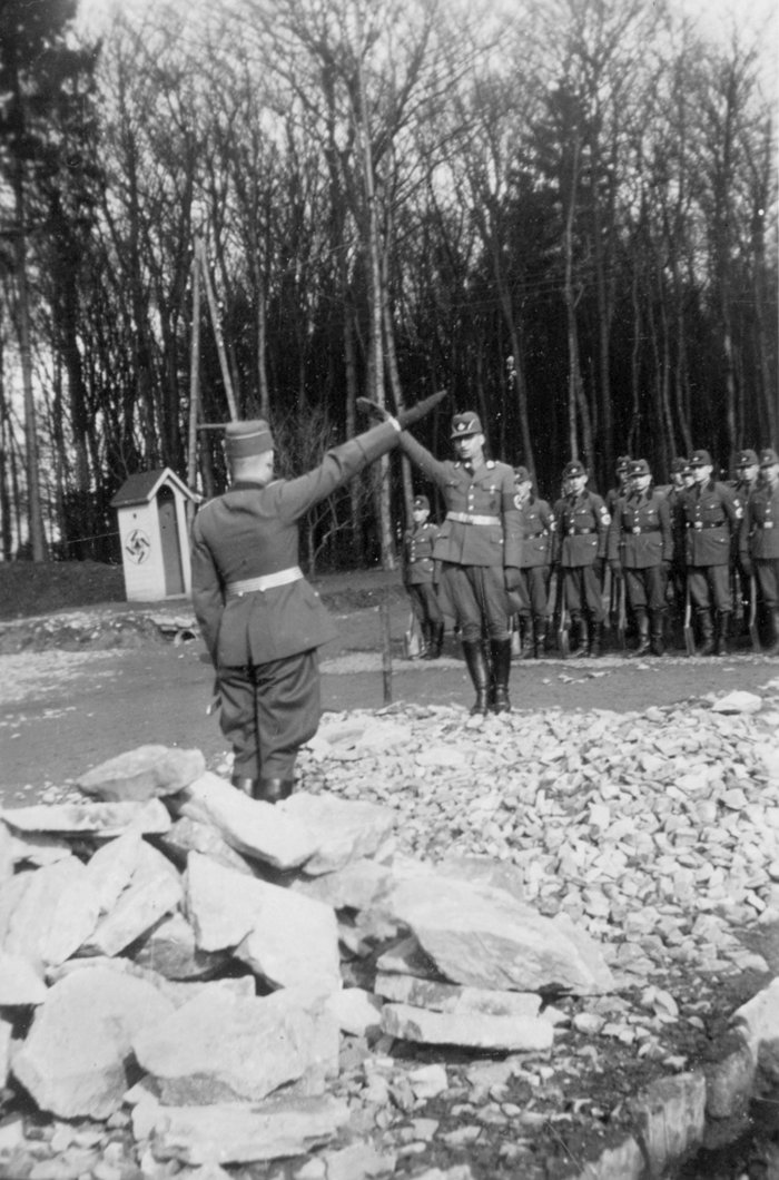 AN002 Interesting photo album depicting civilian, RAD and Heer themes — image 3