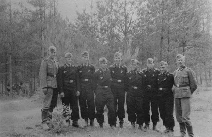 AN002 Interesting photo album depicting civilian, RAD and Heer themes — image 6