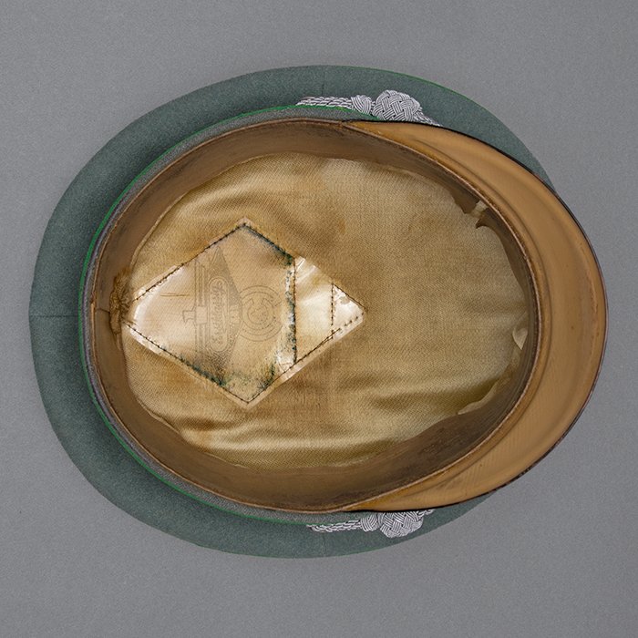 JDE135 Fine quality Heer Gebirgsjäger Infanterie officer visored cap manufactured by the Clemens Wagner firm — image 15