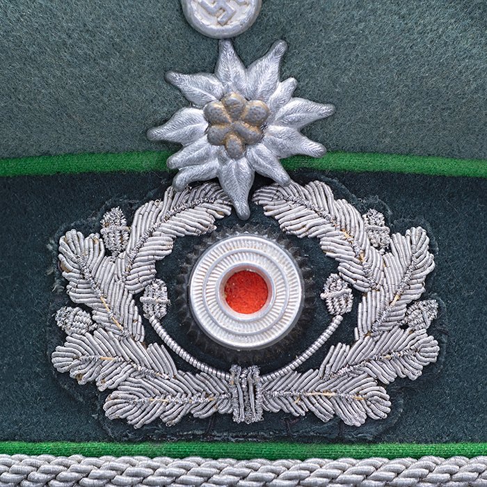 JDE135 Fine quality Heer Gebirgsjäger Infanterie officer visored cap manufactured by the Clemens Wagner firm — image 7