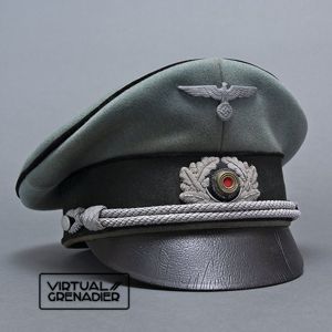 KBY62 Plush Paul Kaps made visored cap for a Heer …