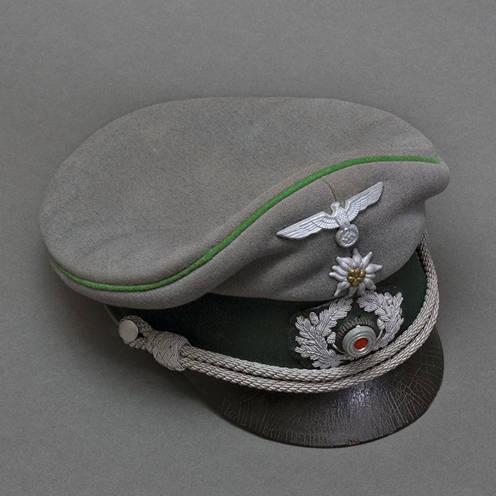 MKS5 Named Heer Gebirgsjäger officers visored cap as made by the Wilhelm Wellhausen firm — image 11