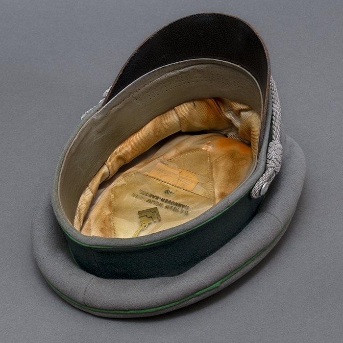 MKS5 Named Heer Gebirgsjäger officers visored cap as made by the Wilhelm Wellhausen firm — image 17