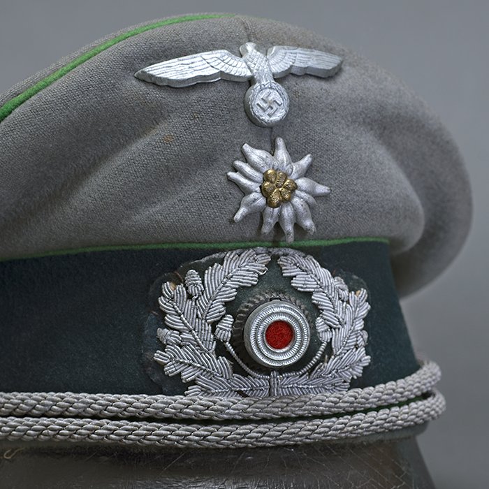 MKS5 Named Heer Gebirgsjäger officers visored cap as made by the Wilhelm Wellhausen firm — image 3