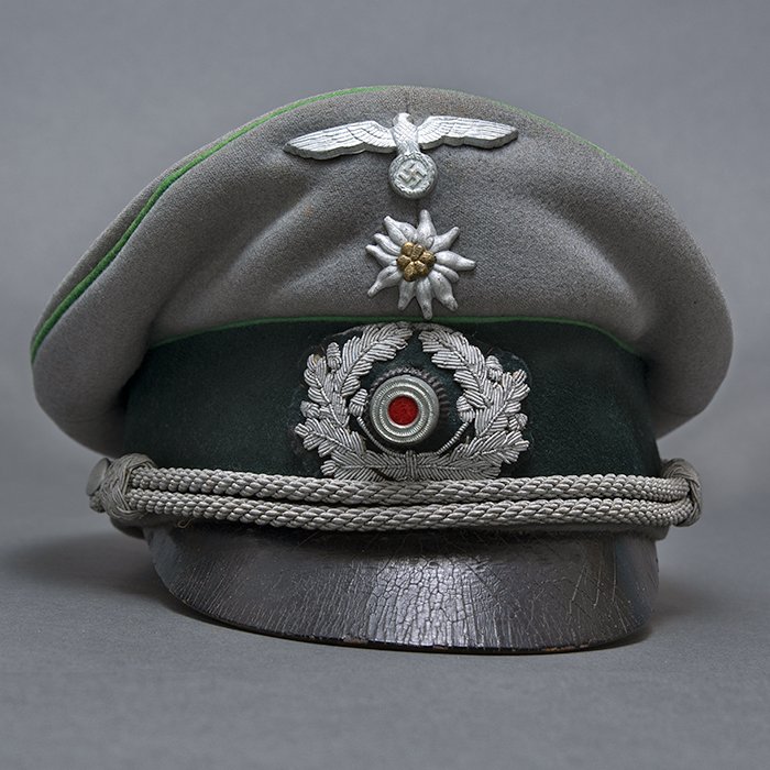 MKS5 Named Heer Gebirgsjäger officers visored cap as made by the Wilhelm Wellhausen firm — image 4