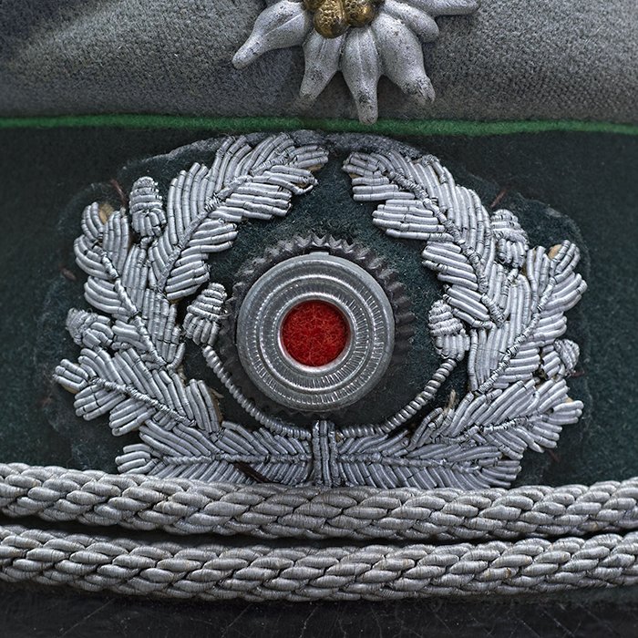 MKS5 Named Heer Gebirgsjäger officers visored cap as made by the Wilhelm Wellhausen firm — image 8