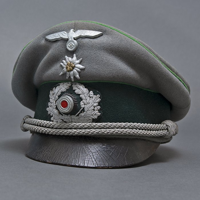 MKS5 Named Heer Gebirgsjäger officers visored cap as made by the Wilhelm Wellhausen firm — image 9