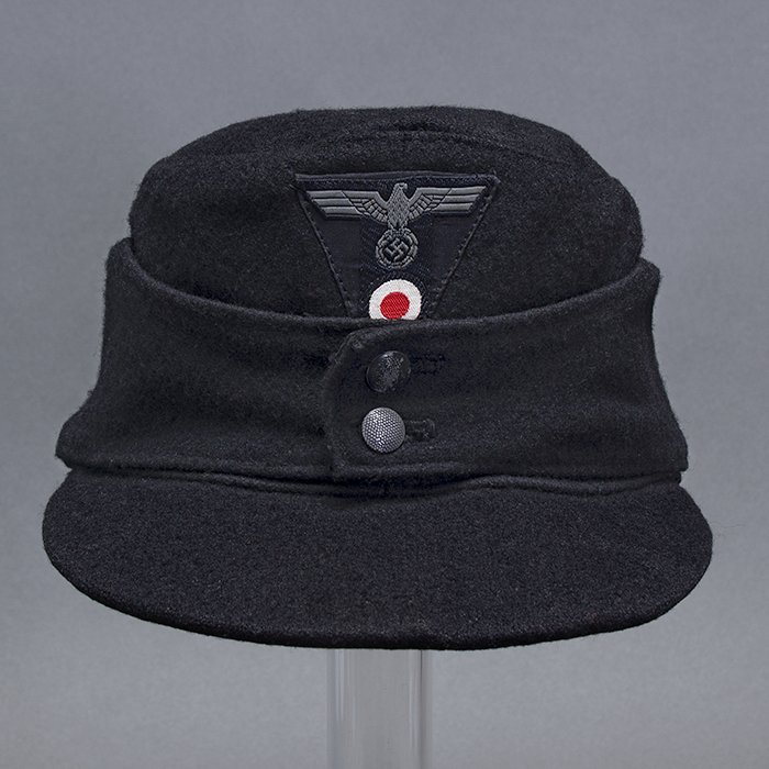 HCL25 Professionally restored Heer contract black Panzer EM M43 cap — image 4