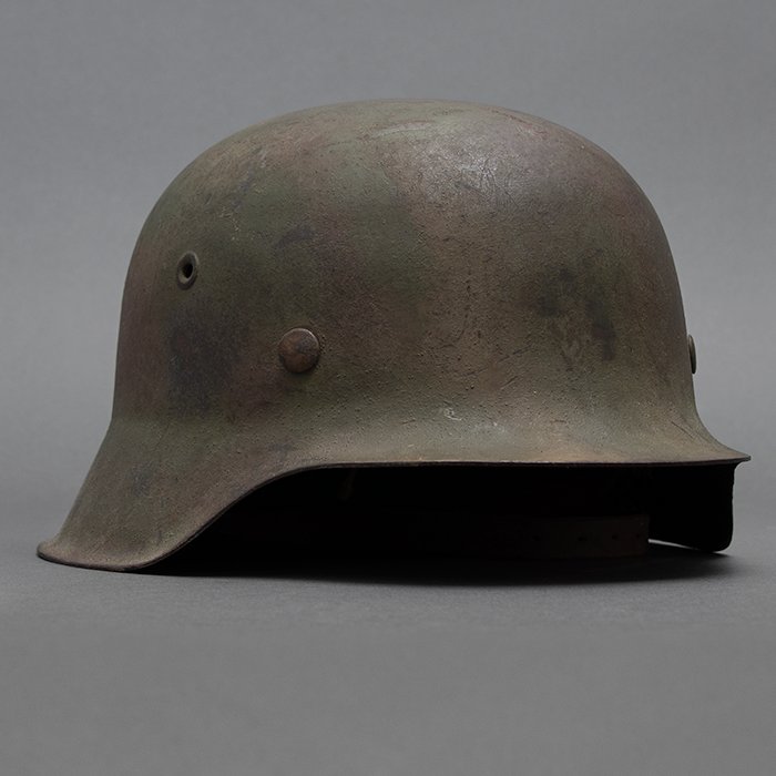 RH69 Heer M42 single decal tricolor spray camouflaged helmet — image 13