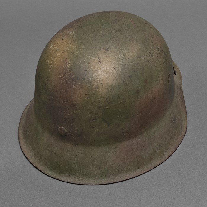 RH69 Heer M42 single decal tricolor spray camouflaged helmet — image 16