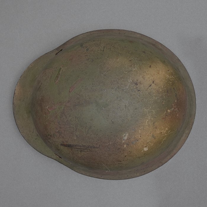 RH69 Heer M42 single decal tricolor spray camouflaged helmet — image 18