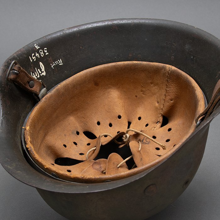 RH69 Heer M42 single decal tricolor spray camouflaged helmet — image 22