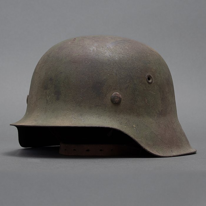 RH69 Heer M42 single decal tricolor spray camouflaged helmet — image 5