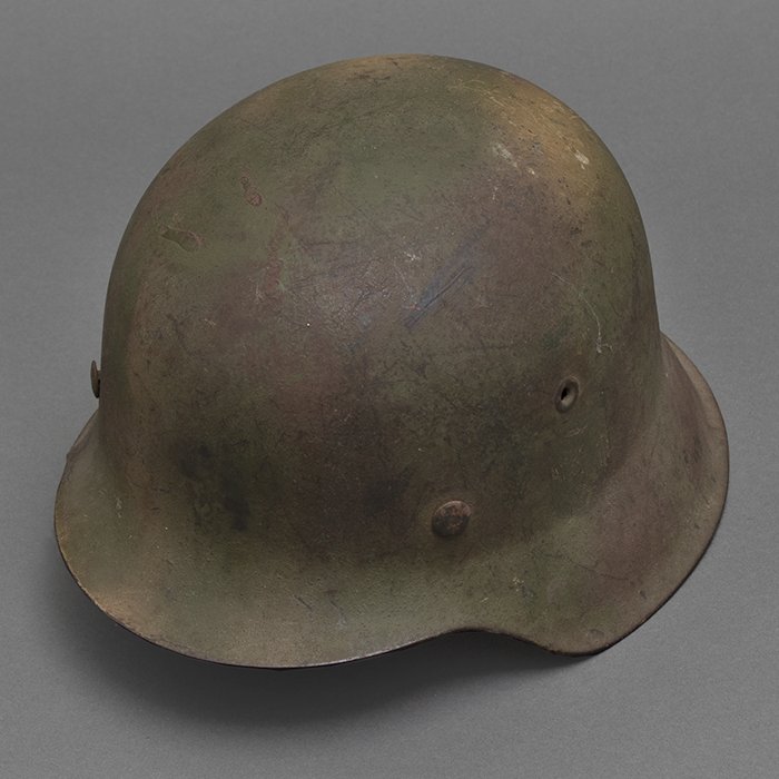 RH69 Heer M42 single decal tricolor spray camouflaged helmet — image 7