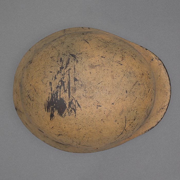 RH68 Luftwaffe M40 single decal tan camouflaged helmet — image 16