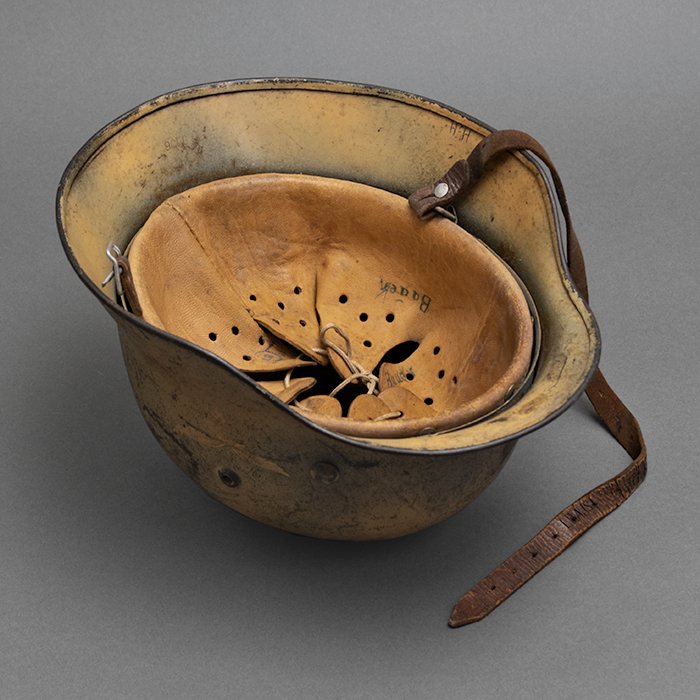 RH68 Luftwaffe M40 single decal tan camouflaged helmet — image 20