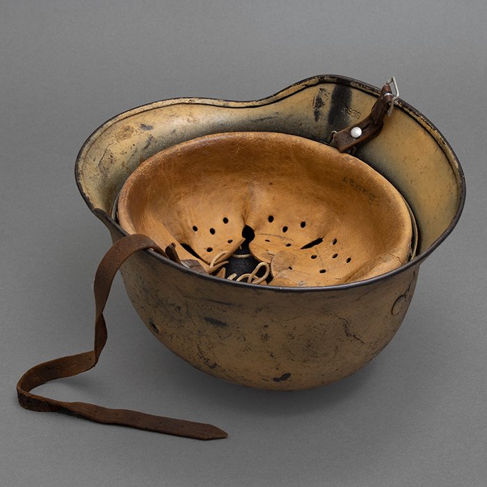 RH68 Luftwaffe M40 single decal tan camouflaged helmet — image 23