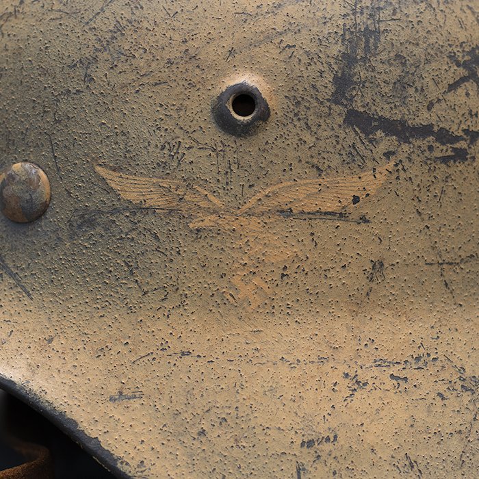 RH68 Luftwaffe M40 single decal tan camouflaged helmet — image 3