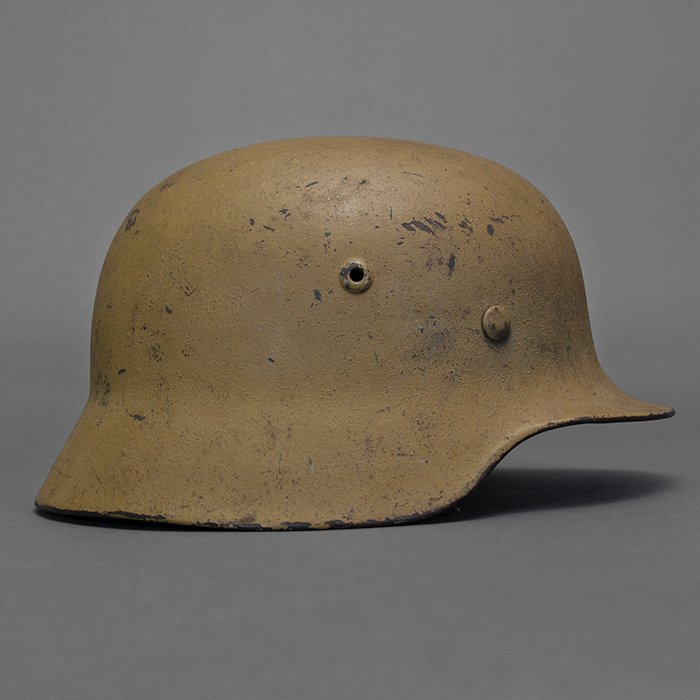 RH67 Top shelf Heer M40 single decal tan camouflaged helmet — image 9