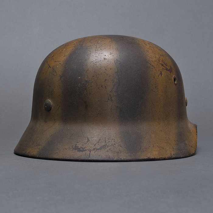 RH66 Striking Luftwaffe M40 single decal 'tiger striped' camouflaged helmet — image 13