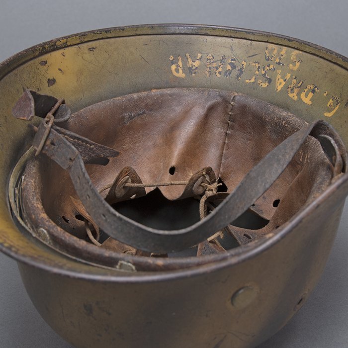 RH66 Striking Luftwaffe M40 single decal 'tiger striped' camouflaged helmet — image 26