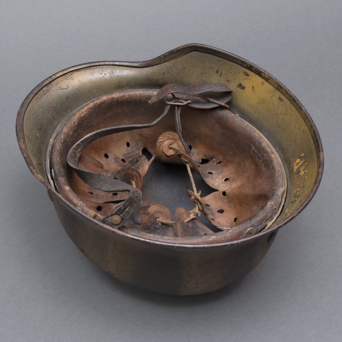 RH66 Striking Luftwaffe M40 single decal 'tiger striped' camouflaged helmet — image 30