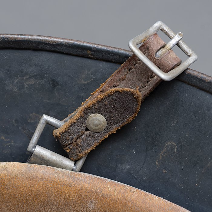 RH63 Excellent Luftwaffe M35 double decal helmet with first pattern eagle — image 21