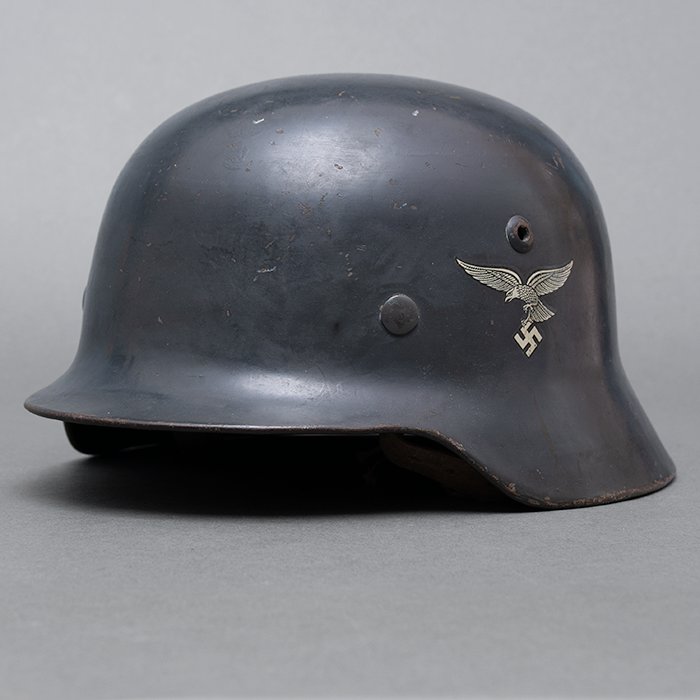 RH63 Excellent Luftwaffe M35 double decal helmet with first pattern eagle — image 5