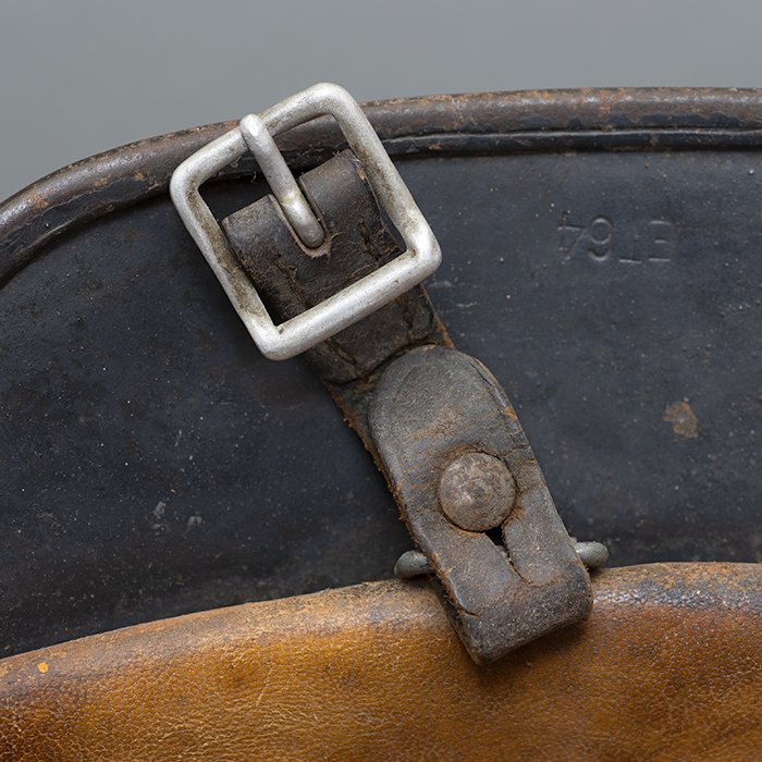 RH57 Luftwaffe M40 single decal tricolor spray camouflaged helmet — image 22