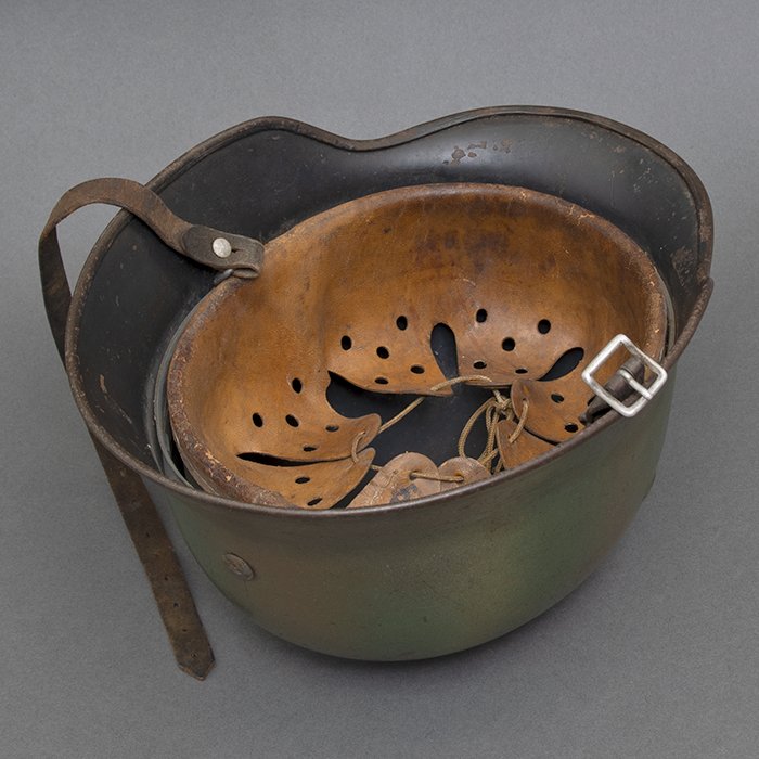 RH57 Luftwaffe M40 single decal tricolor spray camouflaged helmet — image 26