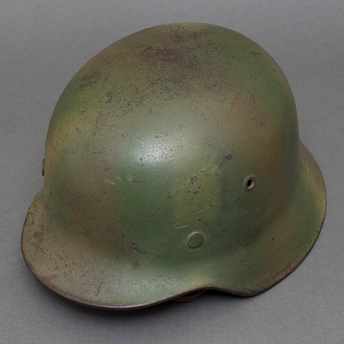 RH57 Luftwaffe M40 single decal tricolor spray camouflaged helmet — image 7