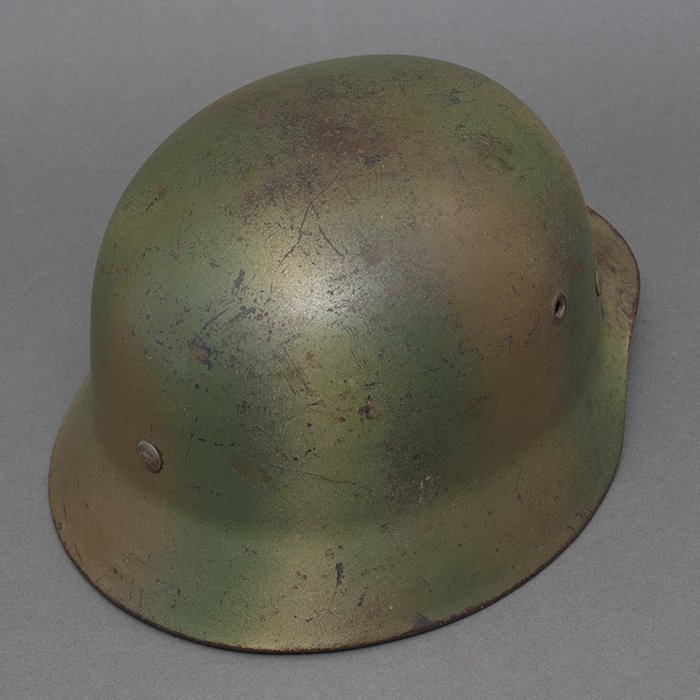 RH57 Luftwaffe M40 single decal tricolor spray camouflaged helmet — image 9