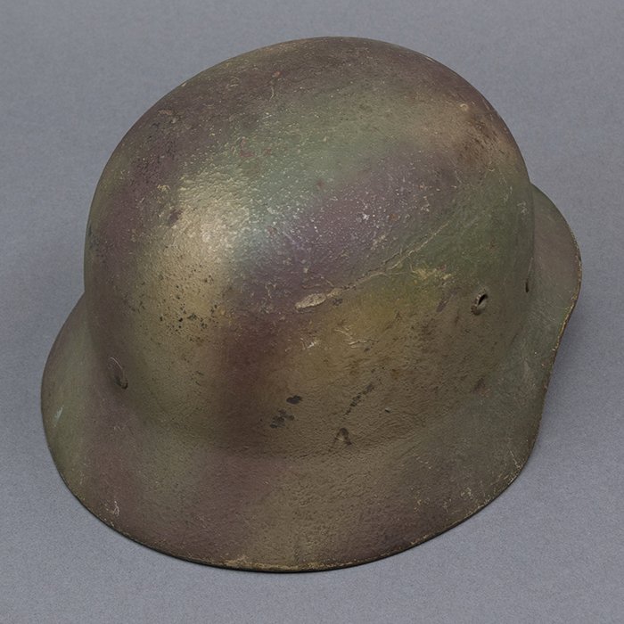 RH51 Heer M35 single decal reissue rough textured tricolor camouflage sprayed helmet — image 17